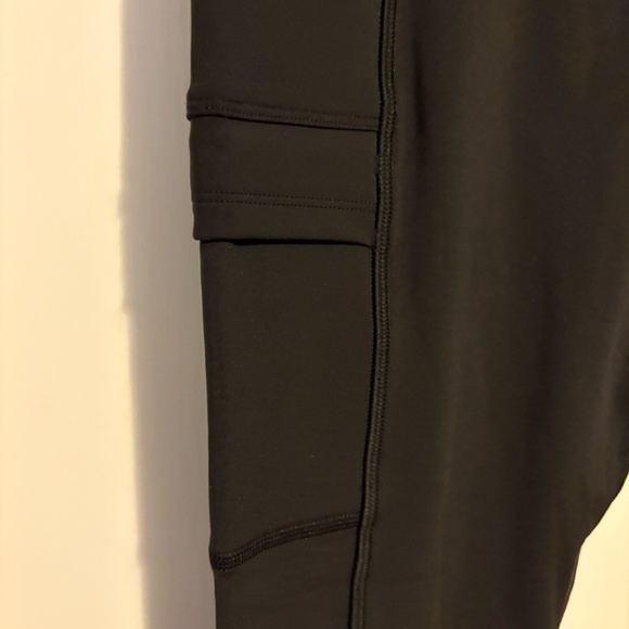 Athleta Rainier Cargo Leggings size Large - Picture 3 of 4